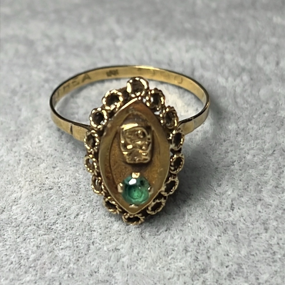 18k Gold & Emerald Ring